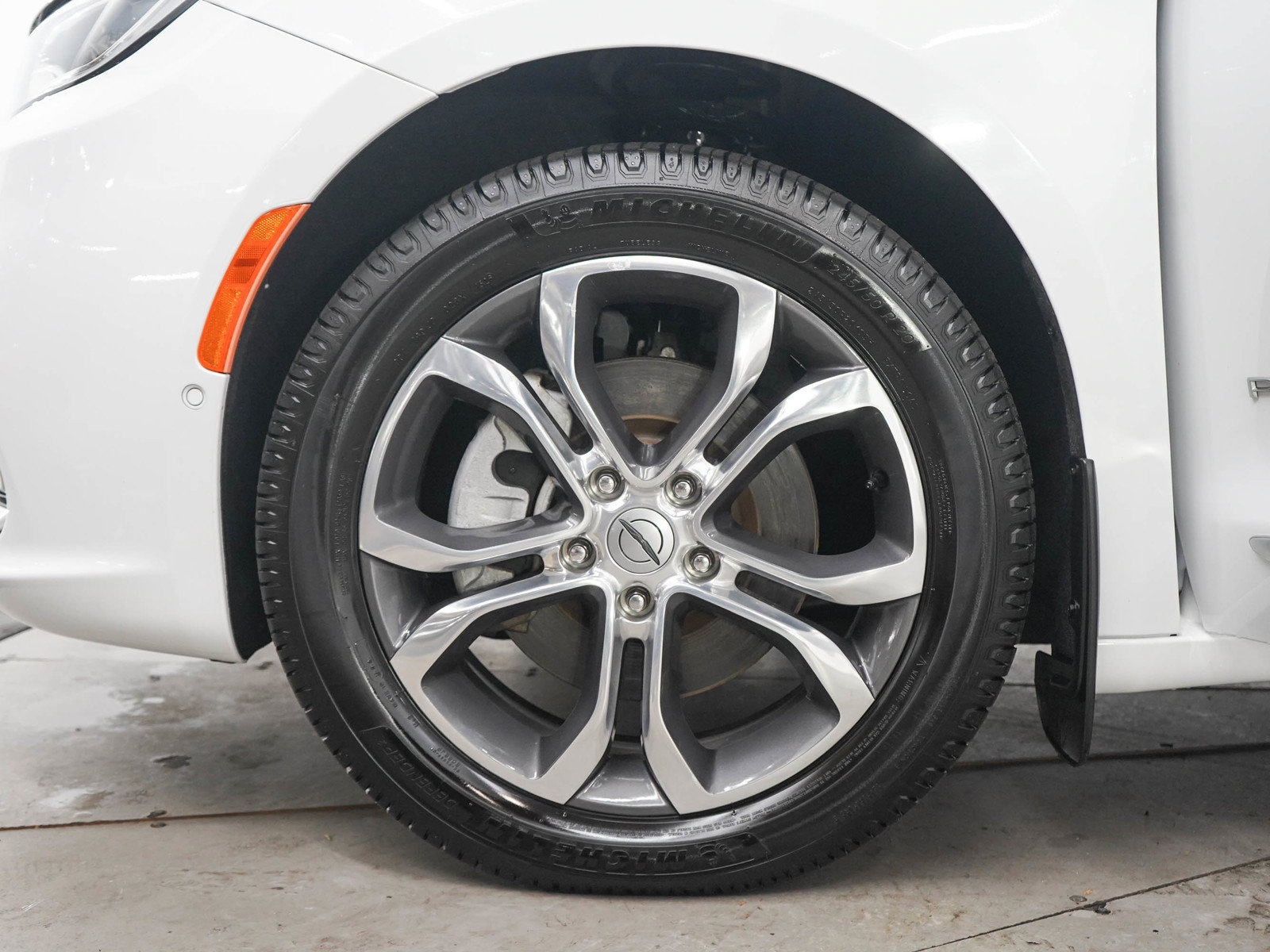 Used 2022 Chrysler Pacifica Pinnacle AWD/4WD image 33