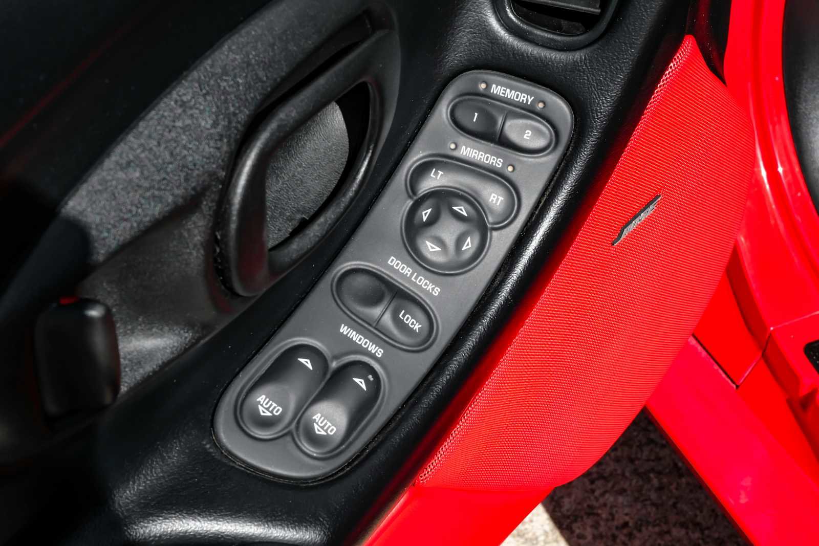 Used 2001 Chevrolet Corvette Z06 w/ Memory Pkg image 29