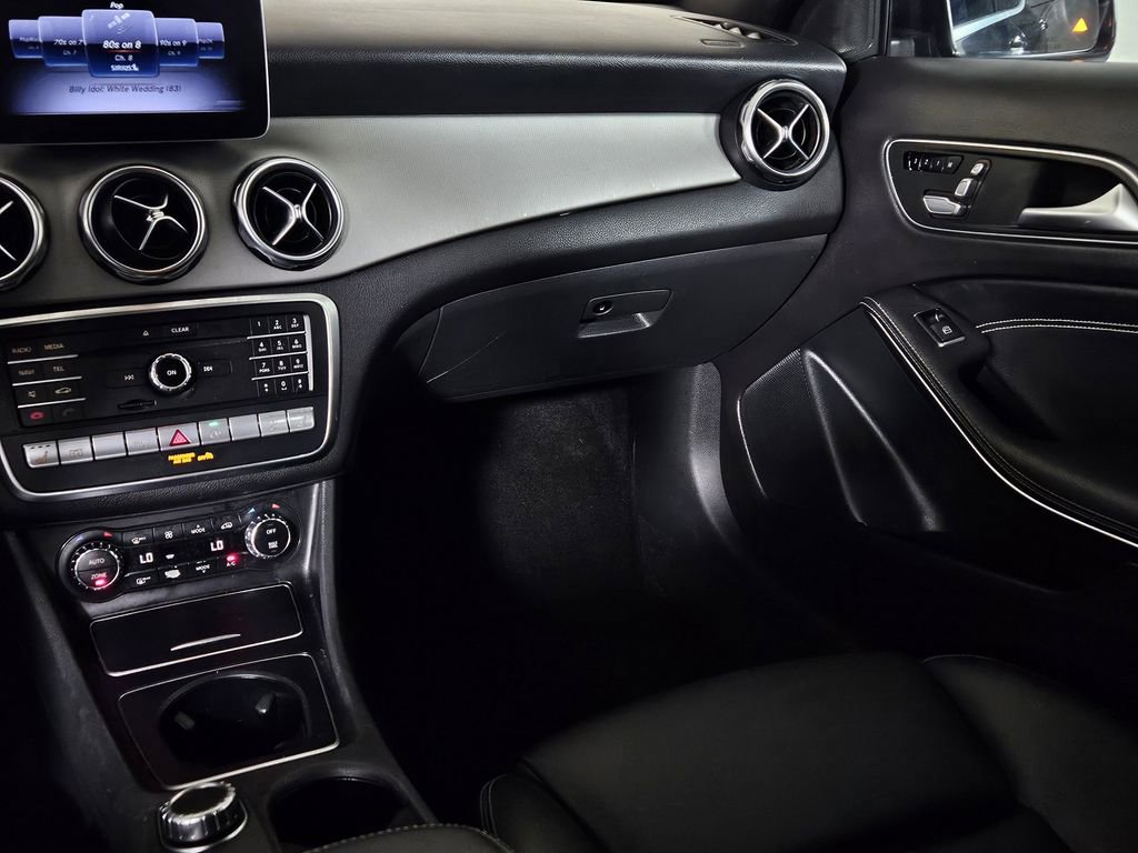 Used 2020 Mercedes-Benz GLA 250 4MATIC w/ Premium Package image 9