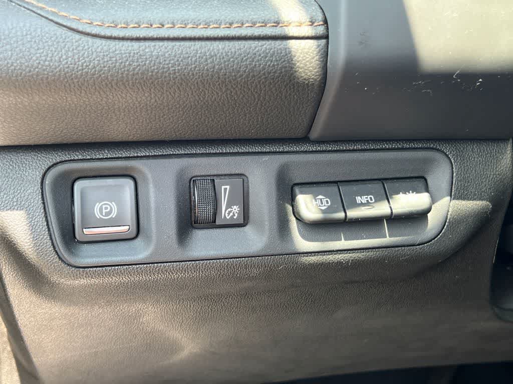 Used 2022 GMC Acadia AT4 w/ Technology Package AWD/4WD image 29