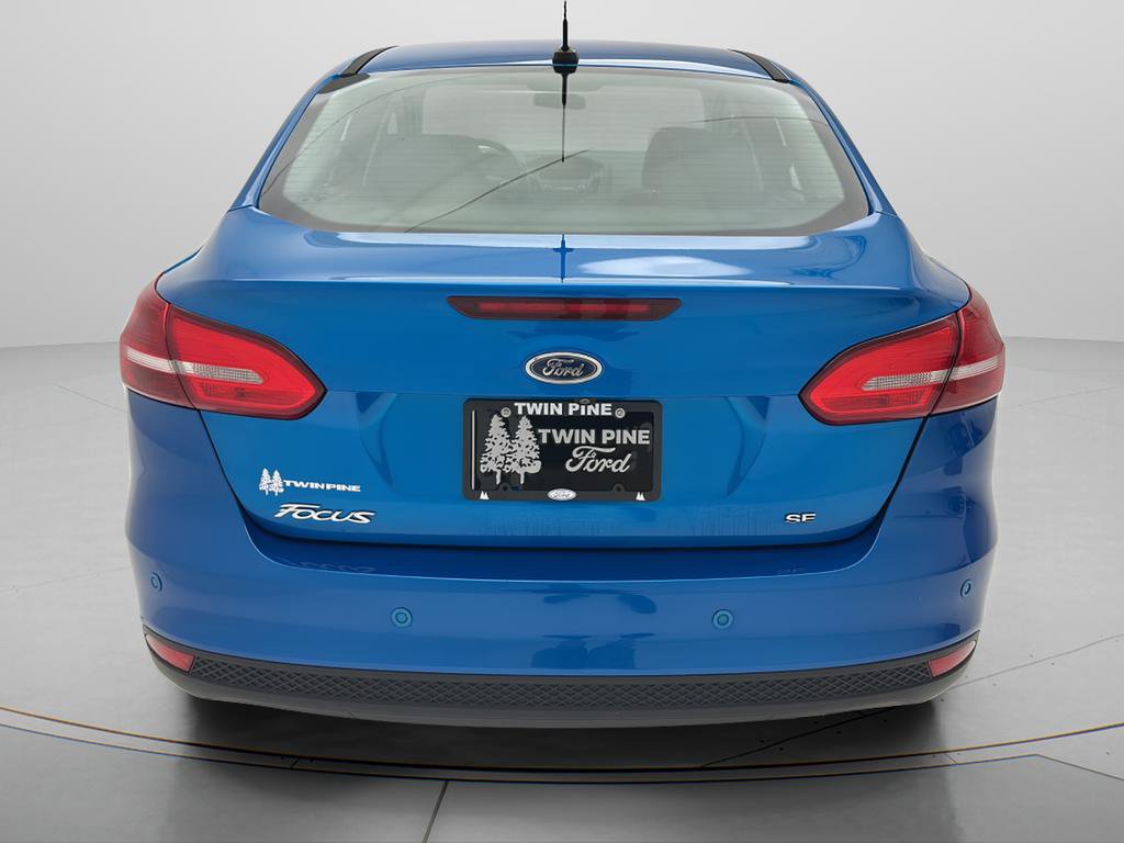 Used 2016 Ford Focus SE w/ SE Cold Weather Package FWD image 5