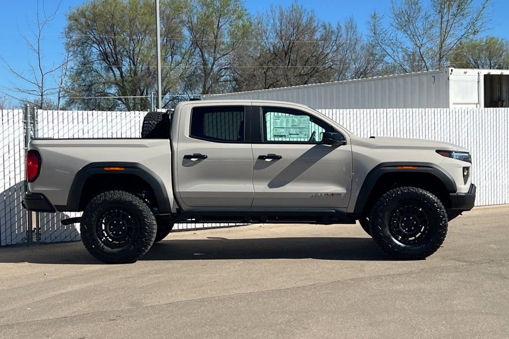 New 2026 GMC Canyon AT4X w/ AT4X AEV Edition AWD/4WD image 3