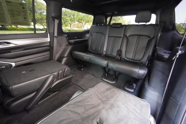 Used 2025 Jeep Wagoneer Series II w/ Convenience Group I RWD image 35