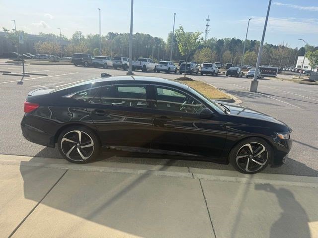 Used 2018 Honda Accord Sport image 5