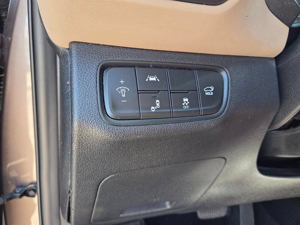 Used 2020 Hyundai Santa Fe Limited FWD image 25