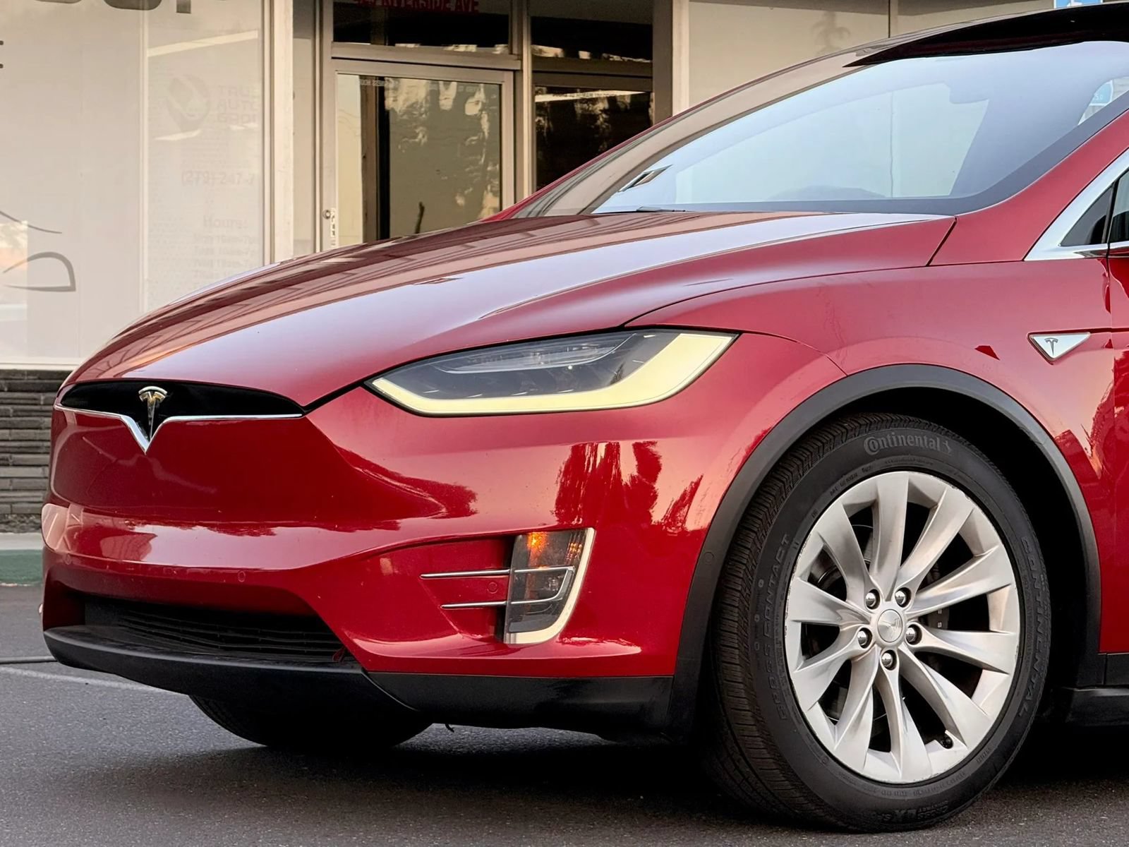 Used 2016 Tesla Model X 90D AWD/4WD image 4