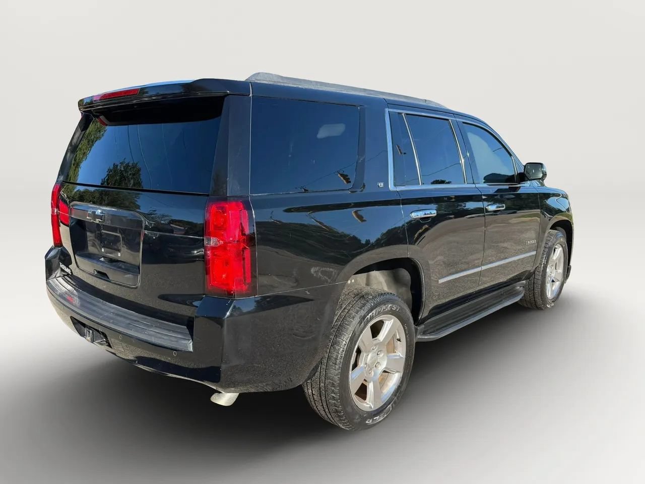 Used 2017 Chevrolet Tahoe LT RWD image 3