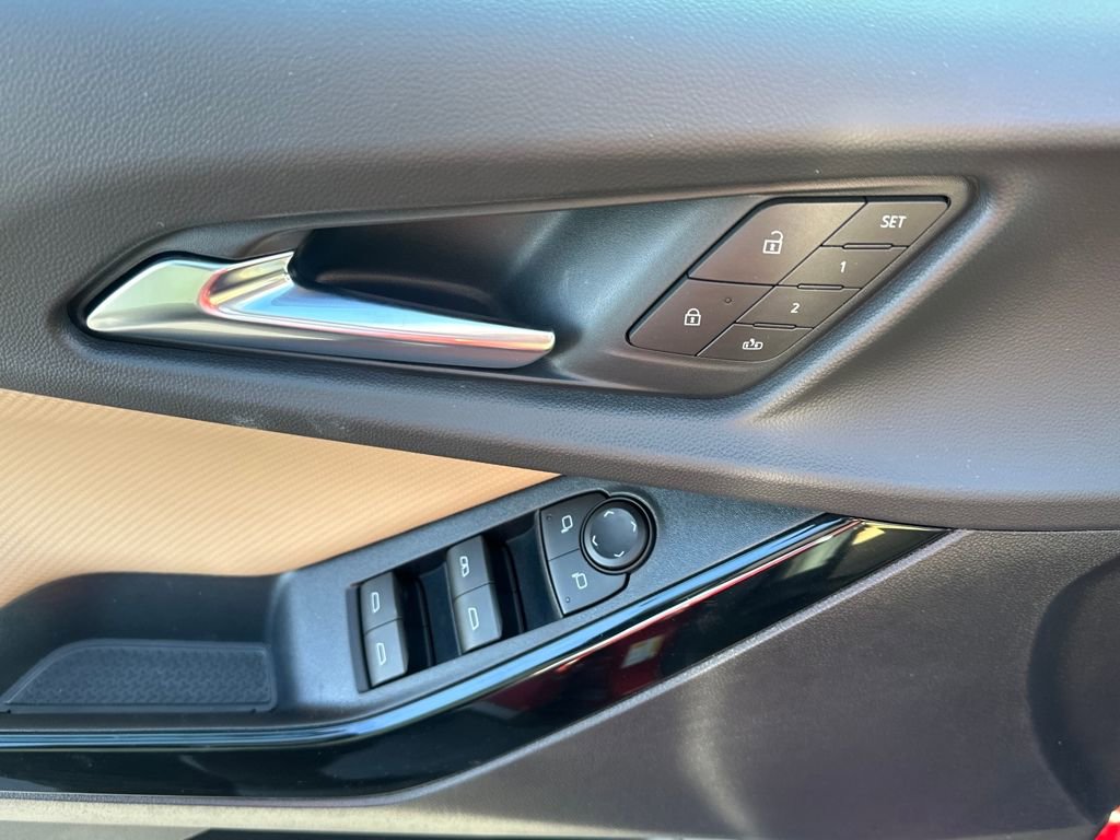 New 2026 Chevrolet Equinox ACTIV w/ Convenience Package III image 13