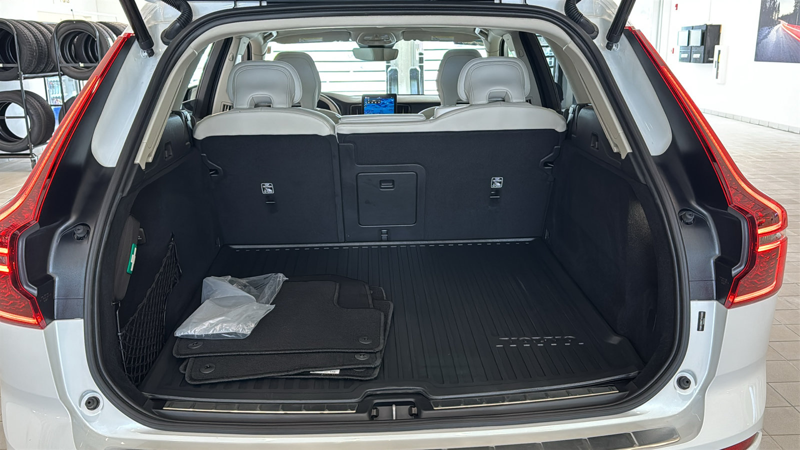 Used 2026 Volvo XC60 B5 Ultra AWD/4WD image 29