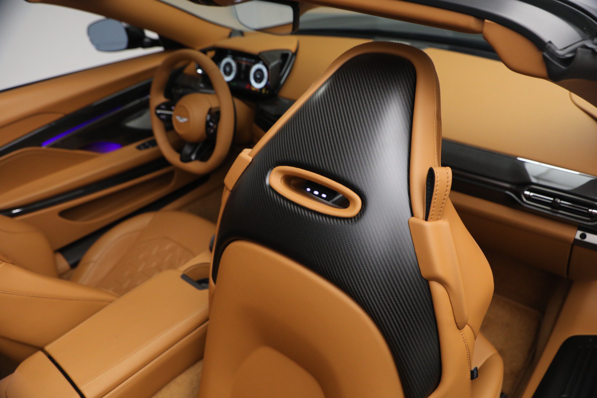 New 2026 Aston Martin Vanquish Convertible RWD image 38
