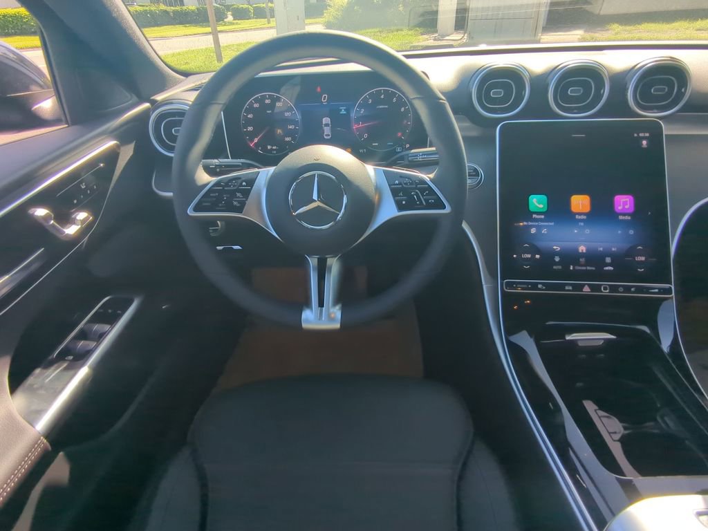 New 2025 Mercedes-Benz C 300 4MATIC Sedan image 3
