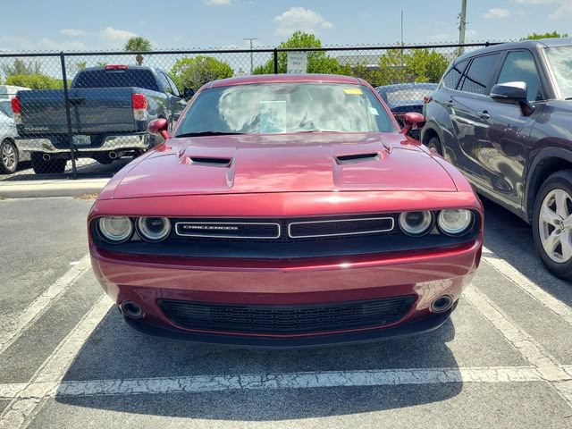 Used 2020 Dodge Challenger SXT RWD image 2