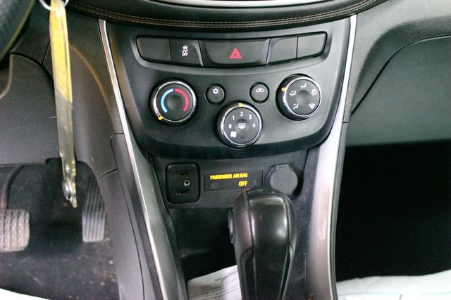 Used 2019 Chevrolet Trax LS w/ LPO, Cargo Package FWD image 17