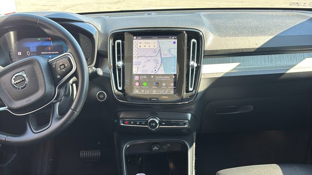 Certified 2026 Volvo XC40 B5 Plus AWD/4WD image 6
