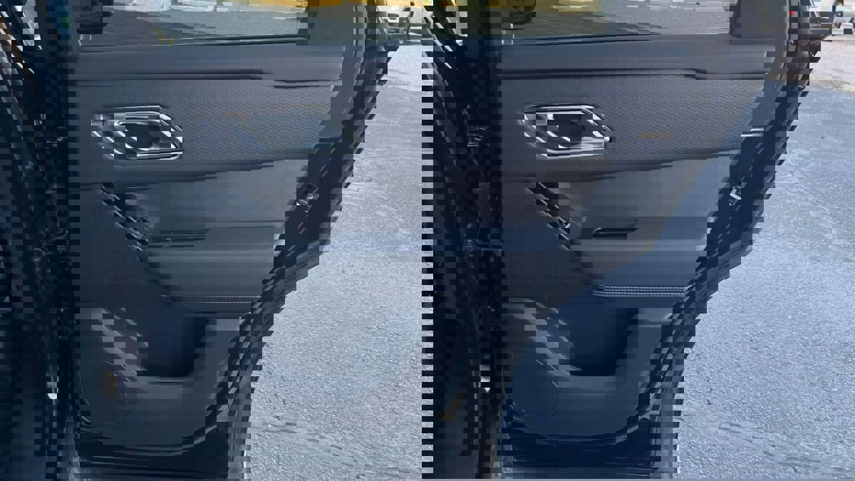 Used 2019 Land Rover Range Rover Velar S image 51