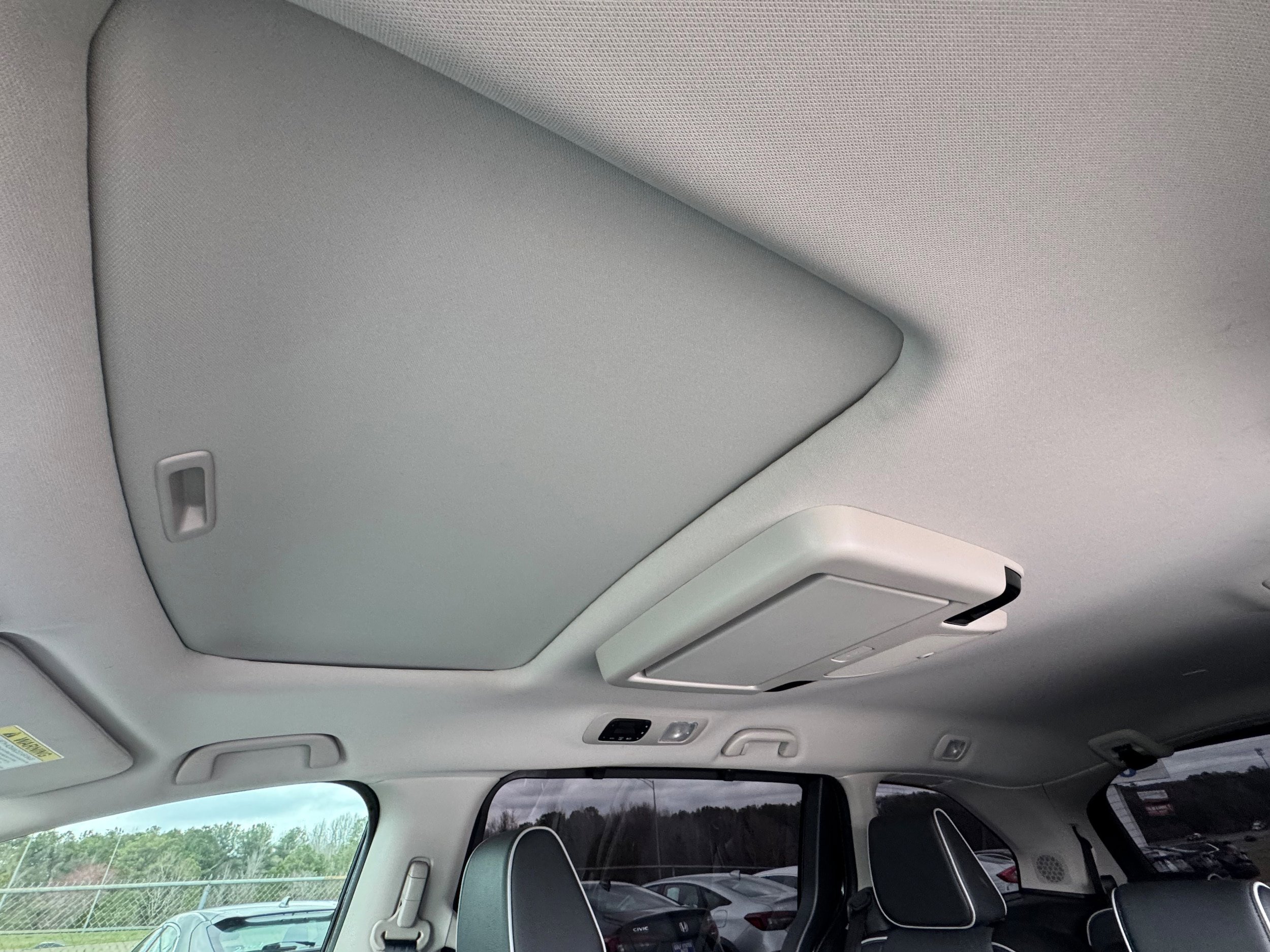 Used 2025 Honda Odyssey Elite image 12