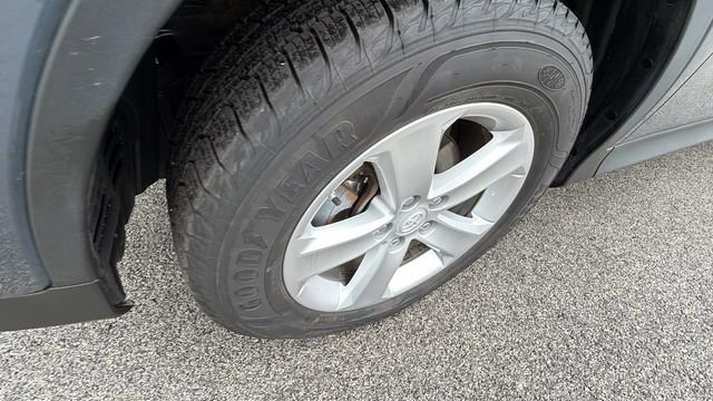 Used 2013 Toyota RAV4 XLE AWD/4WD image 9