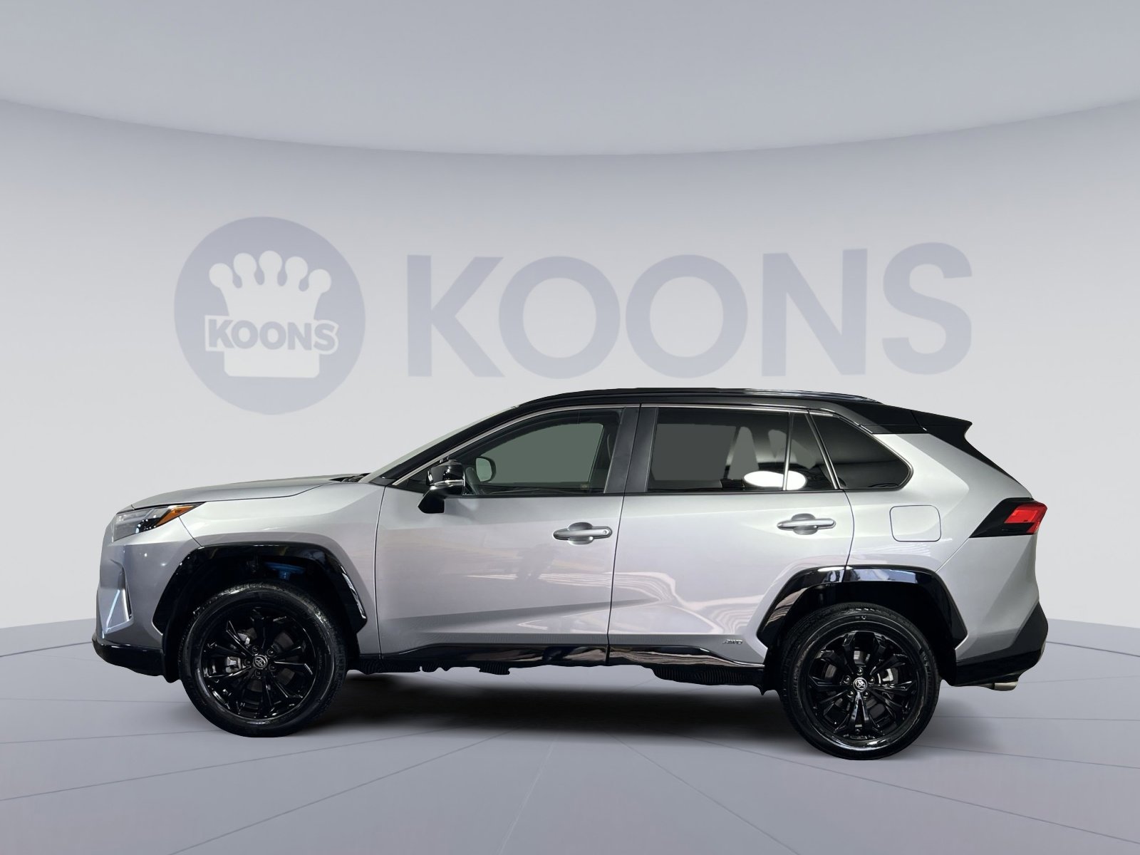 Used 2025 Toyota RAV4 XSE w/ Weather Package image 2