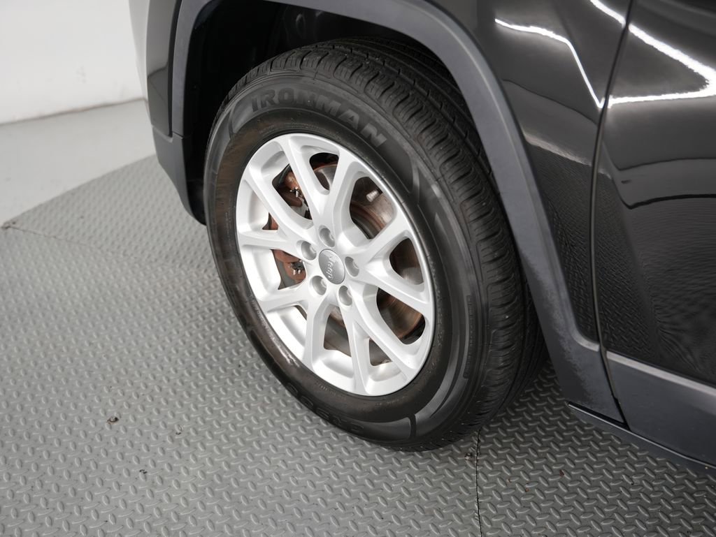 Used 2017 Jeep Cherokee Latitude w/ True North Edition image 55