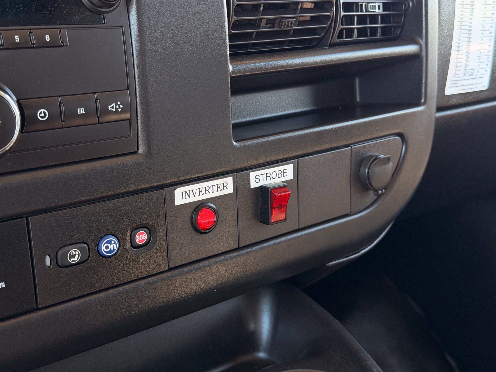 Used 2014 Chevrolet Express 2500 RWD image 30