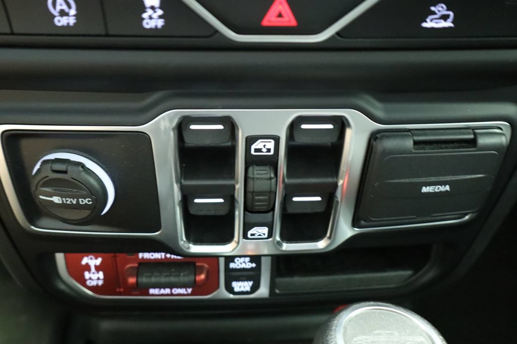 Used 2023 Jeep Gladiator Rubicon w/ Cold Weather Group AWD/4WD image 44