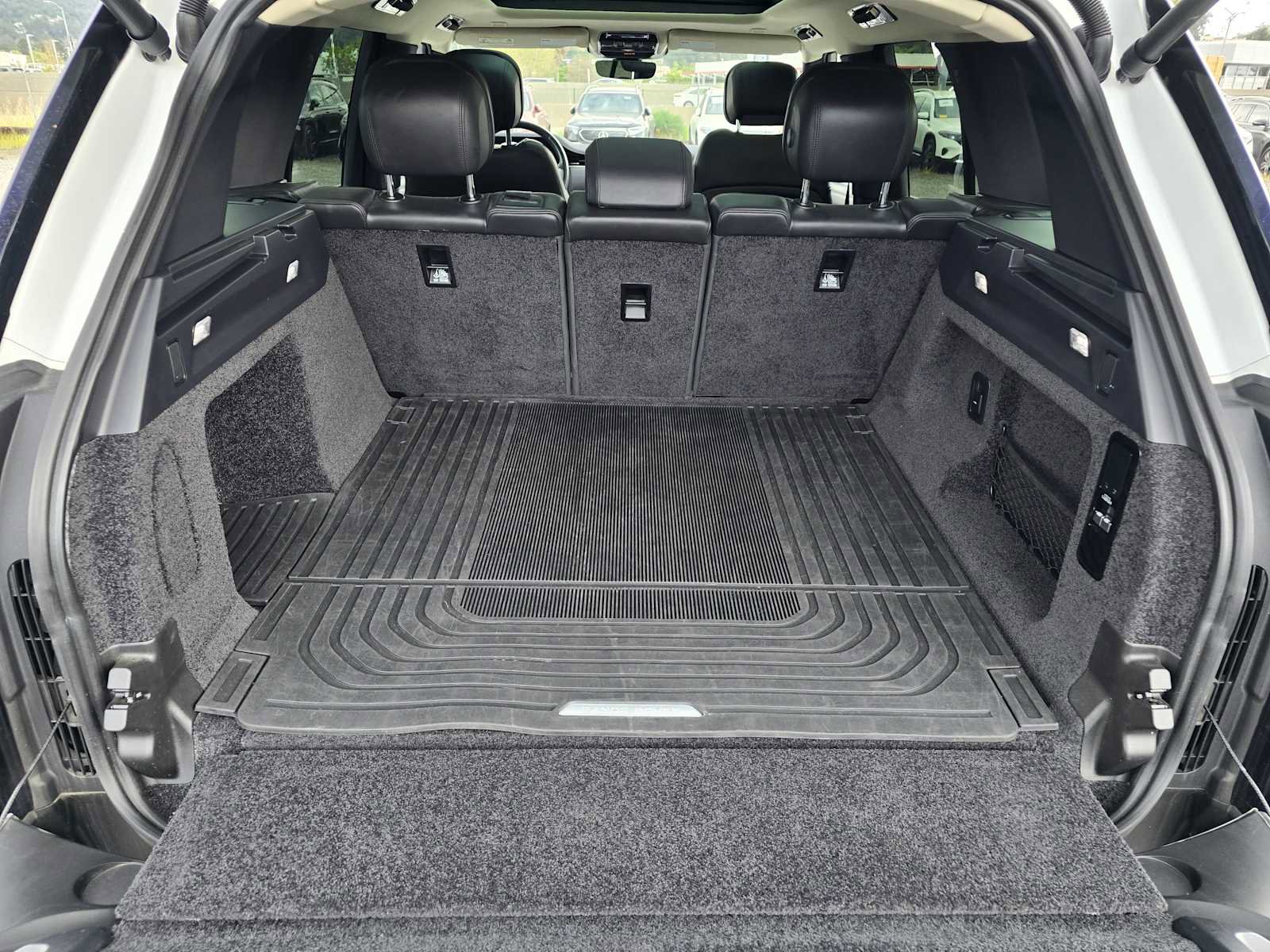 Used 2023 Land Rover Range Rover SE image 16