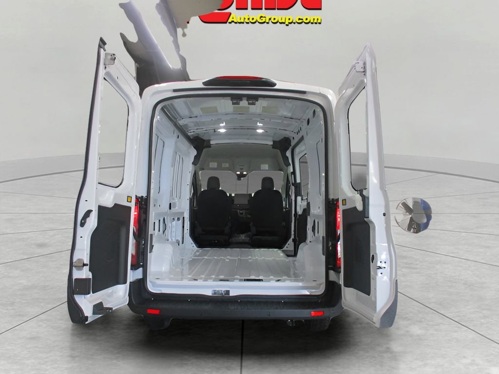 Used 2023 Ford E-Transit Medium Roof image 10