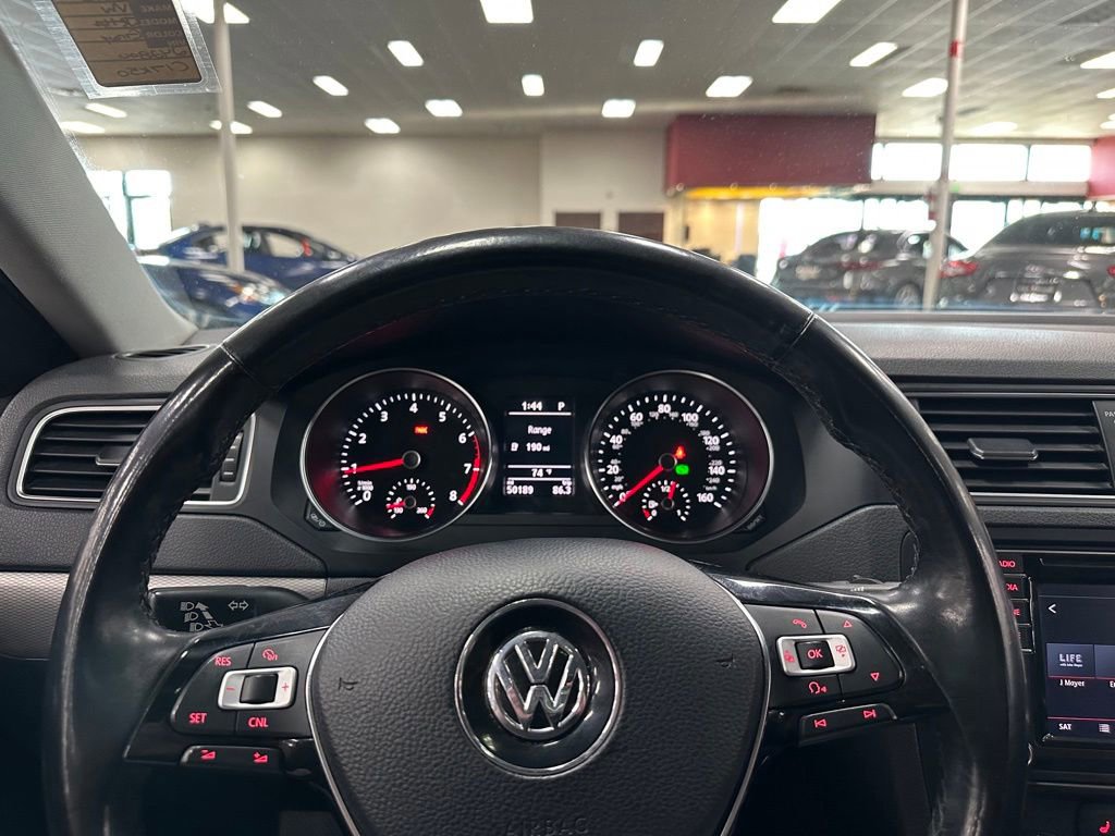 Used 2018 Volkswagen Jetta SE FWD image 17