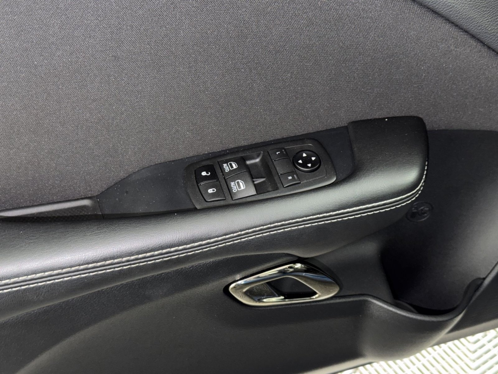 Used 2020 Dodge Challenger SRT Hellcat RWD image 15