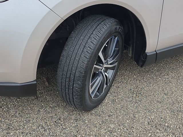 Used 2023 Toyota Venza LE image 32