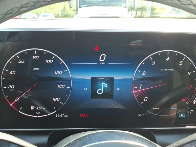 Used 2025 Mercedes-Benz GLC 300 4MATIC image 9