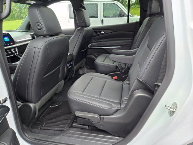 Used 2026 Chevrolet Traverse LT AWD/4WD image 11