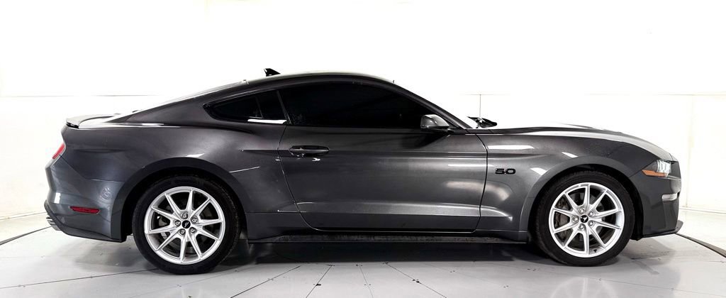 Used 2020 Ford Mustang GT Premium w/ Equipment Group 401A RWD image 3