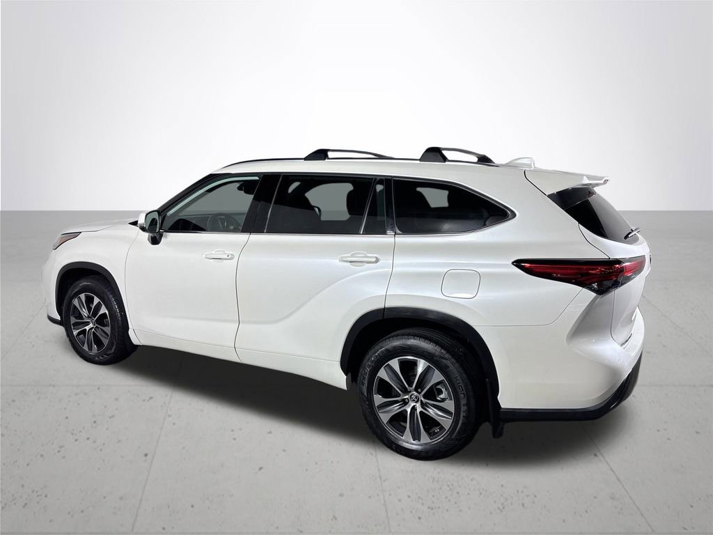 Used 2020 Toyota Highlander XLE image 8