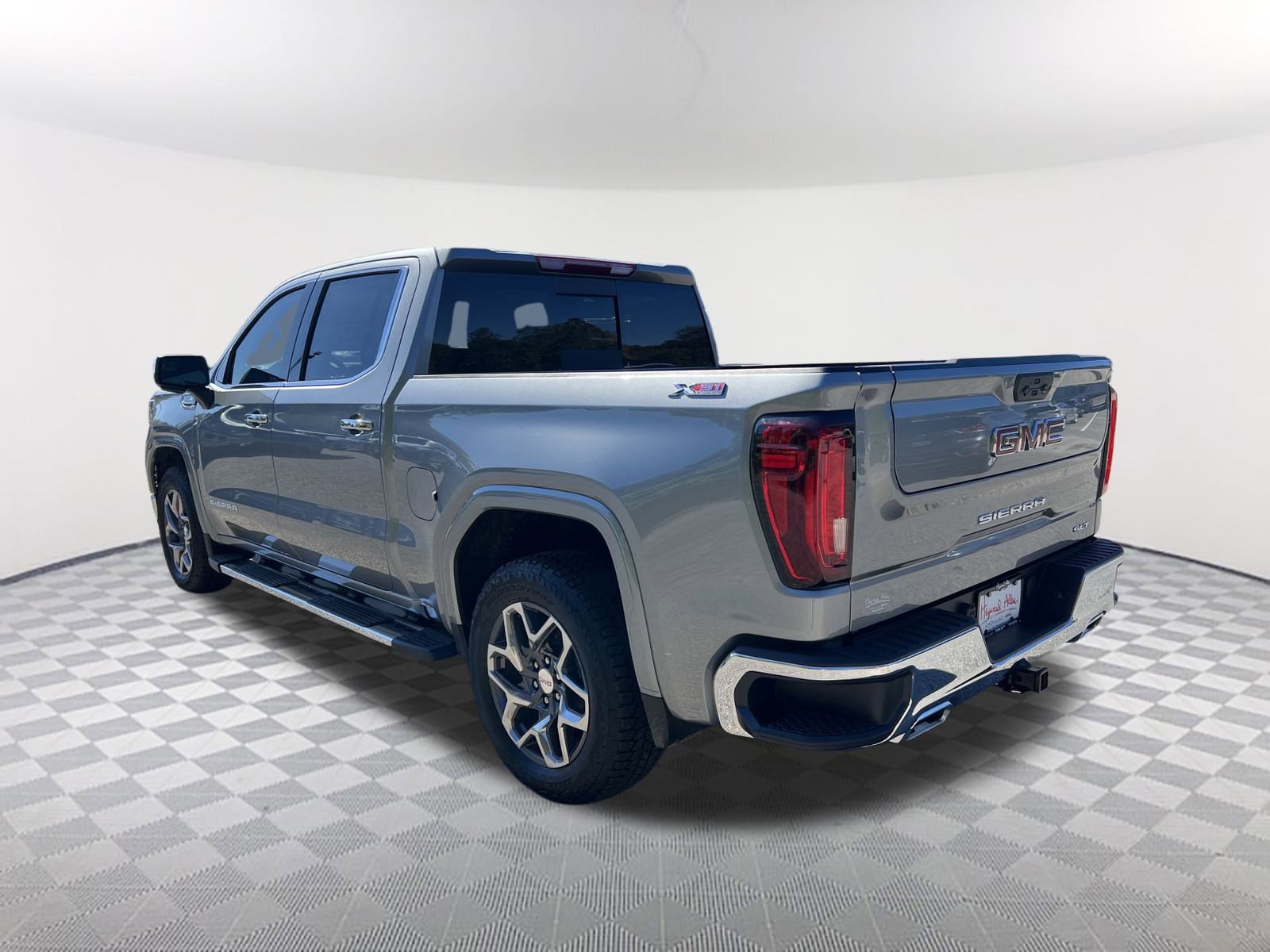 New 2026 GMC Sierra 1500 SLT w/ SLT Premium Package image 8