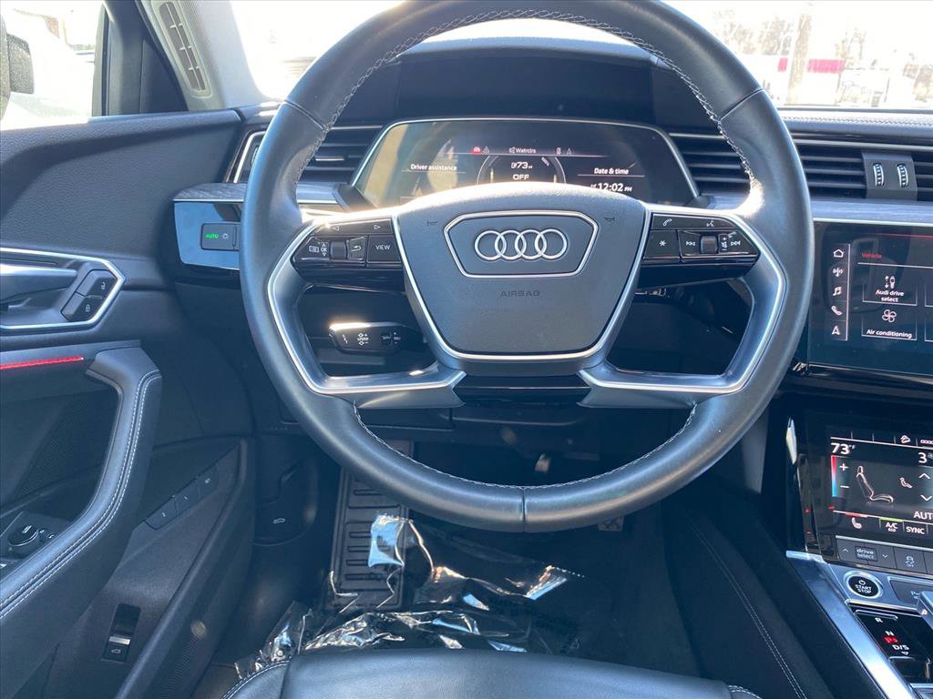 Used 2022 Audi e-tron Premium image 5