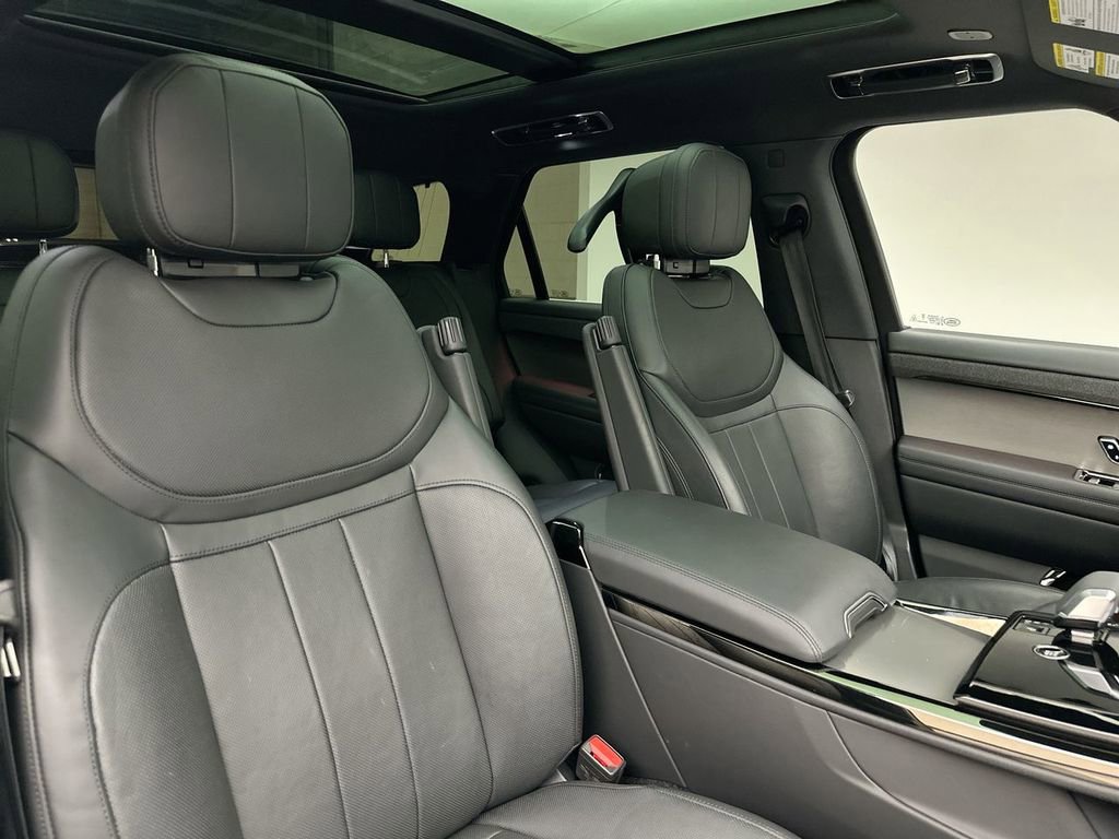 Certified 2024 Land Rover Range Rover Sport SE image 18