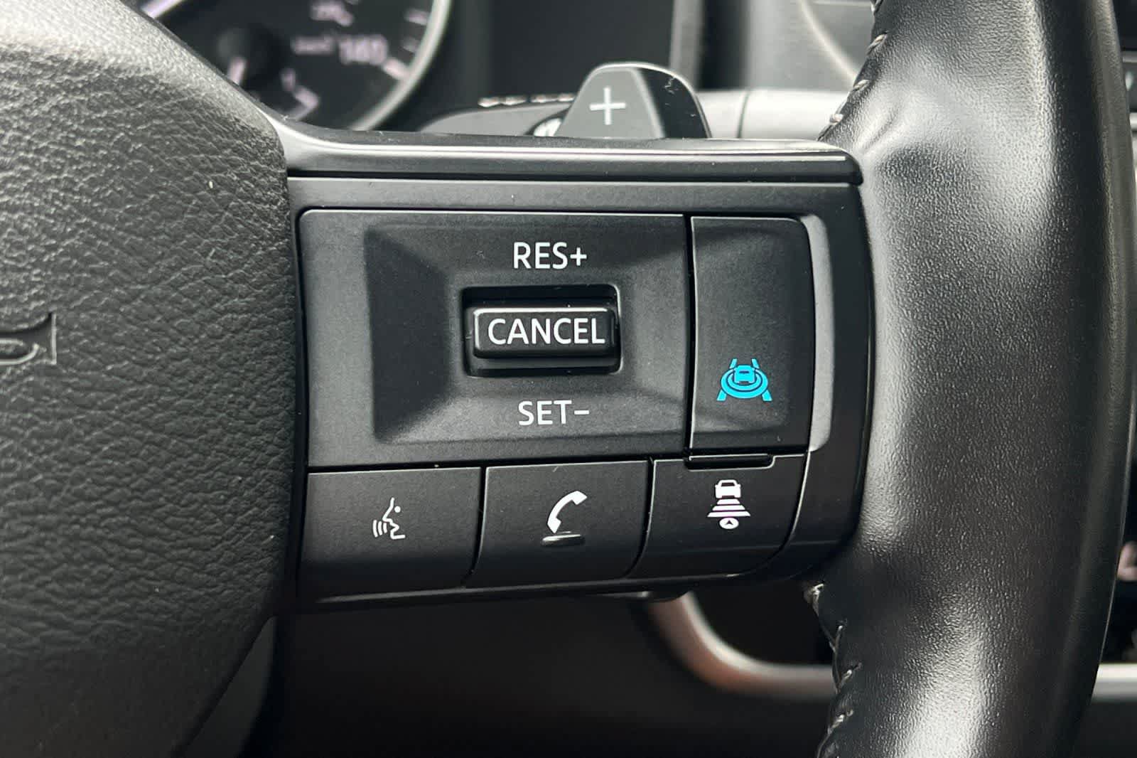 Used 2025 Nissan Rogue SV FWD image 29