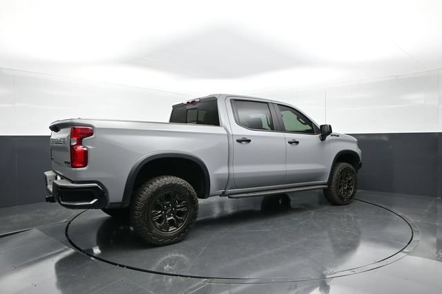 Used 2025 Chevrolet Silverado 1500 ZR2 w/ Dark Appearance Package AWD/4WD image 7