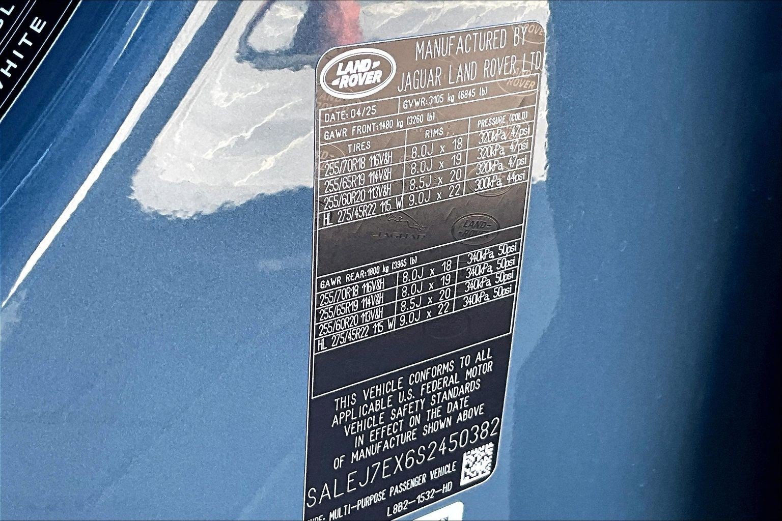 New 2025 Land Rover Defender 110 S image 13