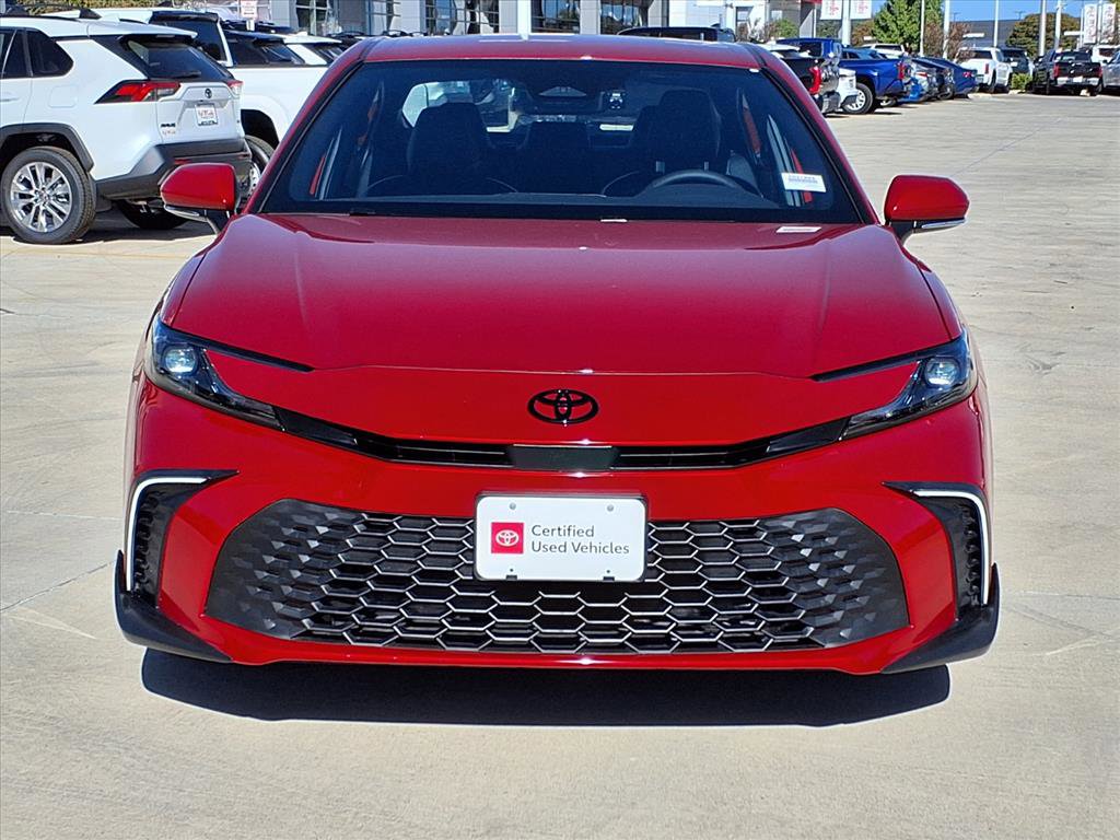 Used 2025 Toyota Camry SE image 2