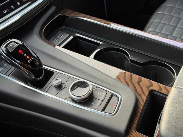 Used 2023 Cadillac Escalade ESV Sport Platinum w/ LPO, Floor Liner Package AWD/4WD image 20
