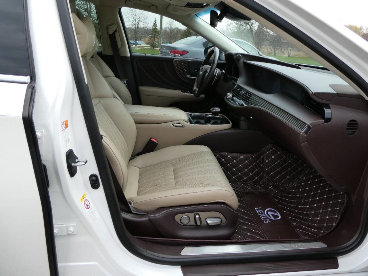 Used 2018 Lexus LS 500 AWD w/ Interior Upgrade Package image 28