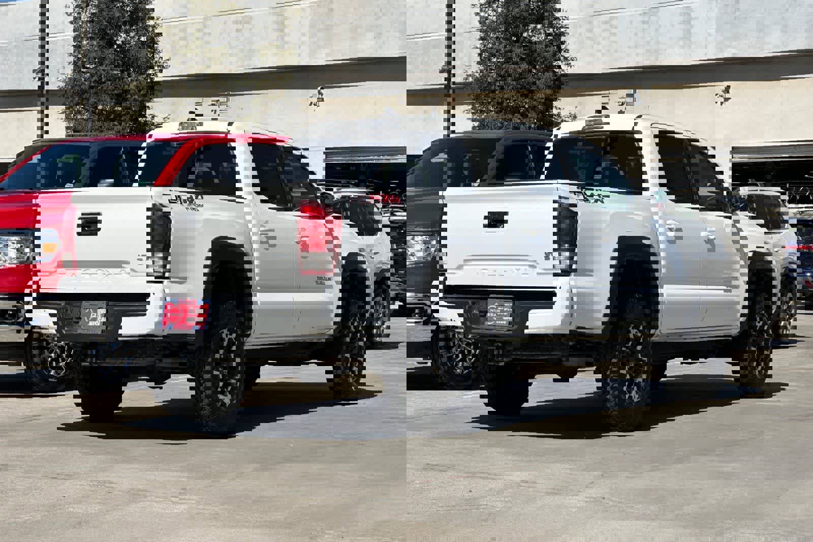 Used 2016 Toyota Tacoma TRD Off-Road w/ Premium & Technology Package image 3