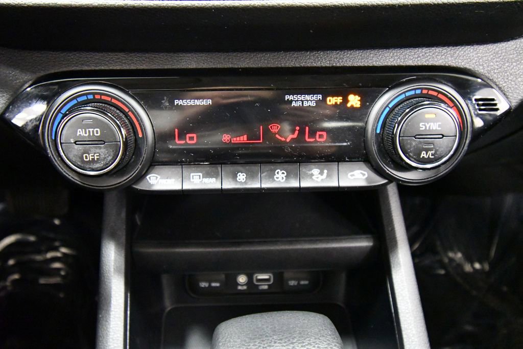 Certified 2019 Kia Forte LXS image 22