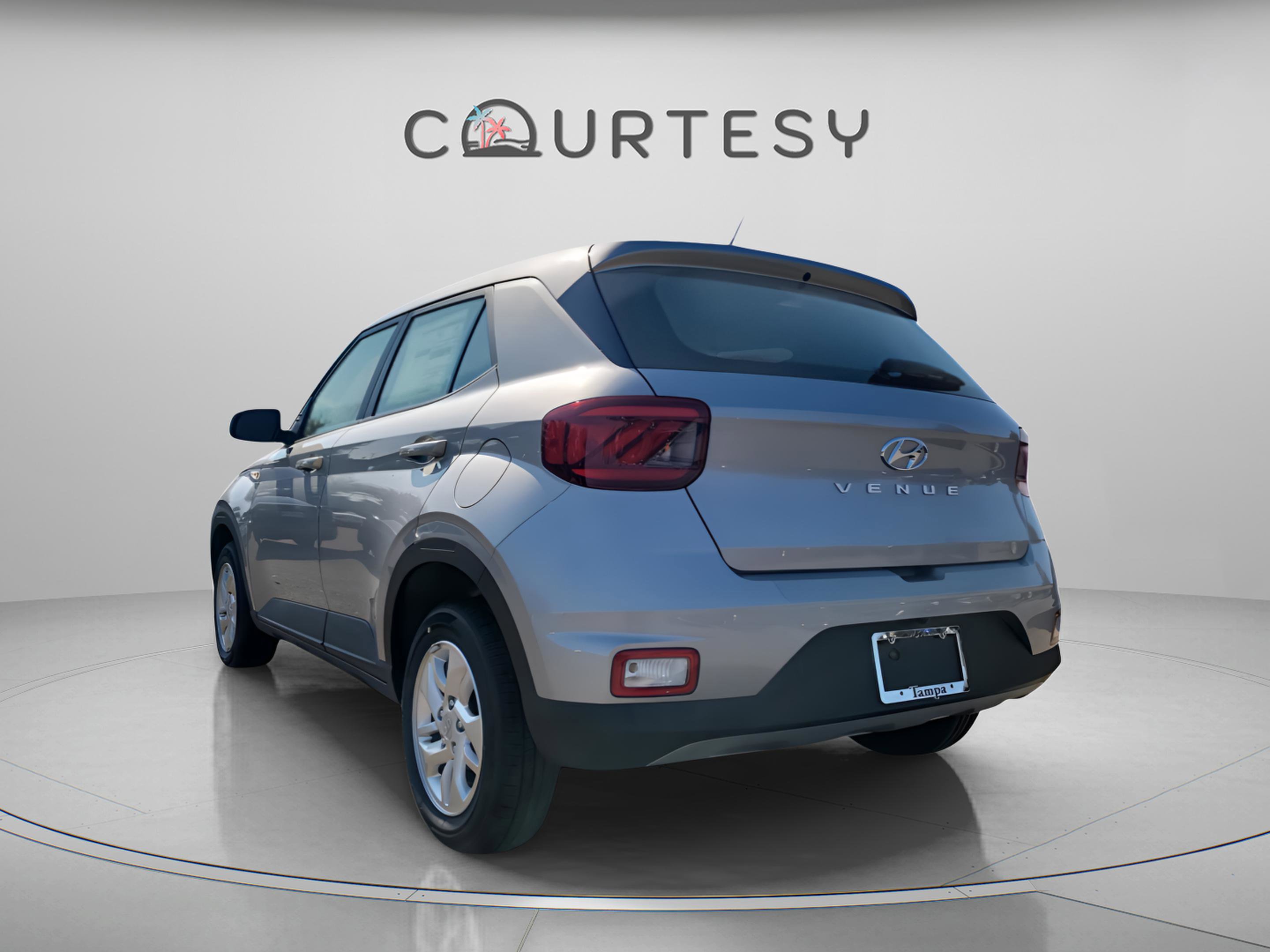 New 2026 Hyundai Venue SE image 3