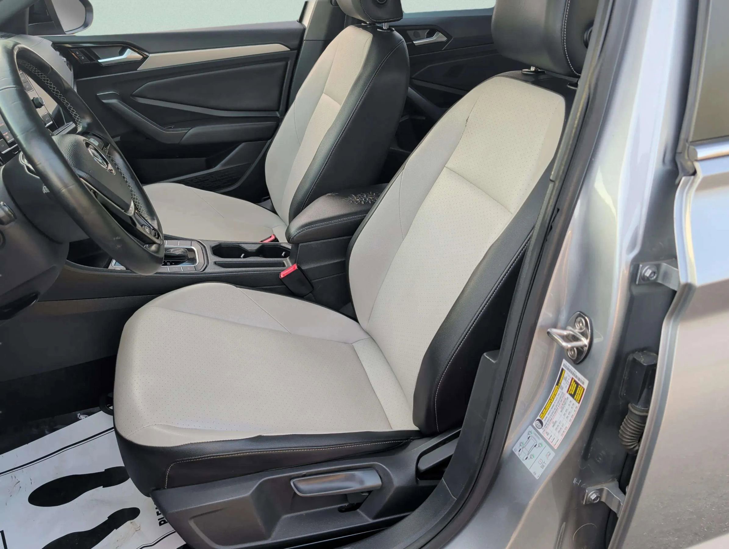 Used 2019 Volkswagen Jetta R-Line FWD image 21