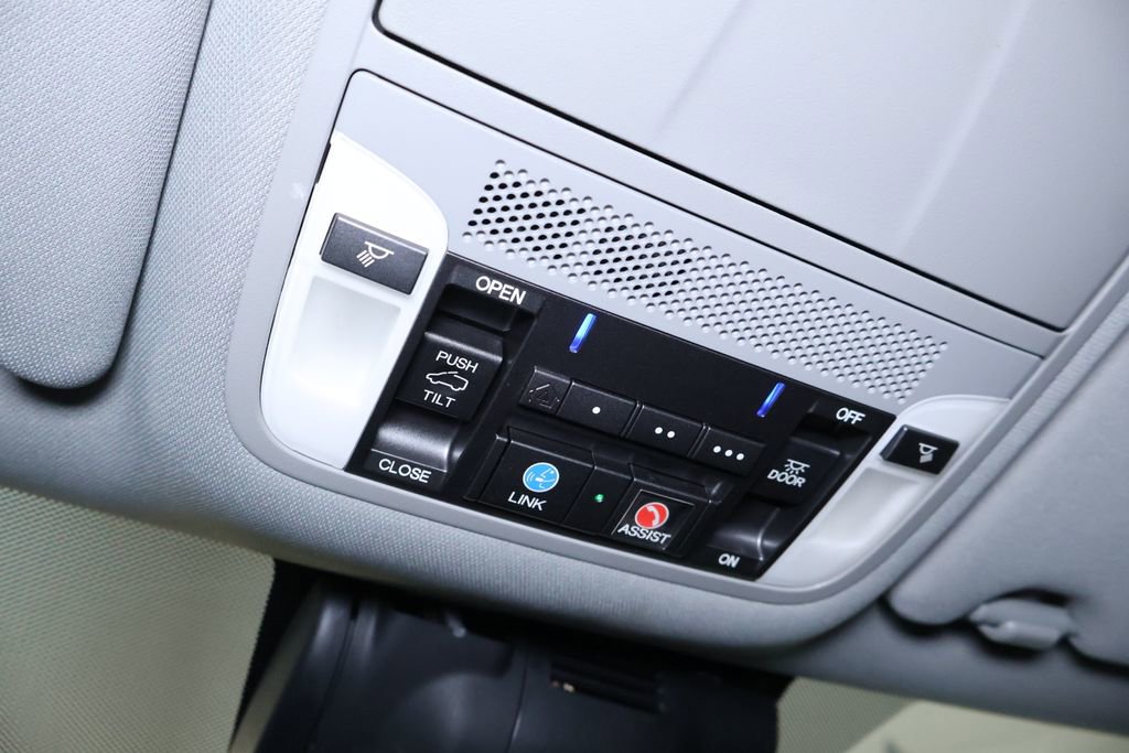 Used 2018 Acura MDX w/ Technology & Entertainment image 33