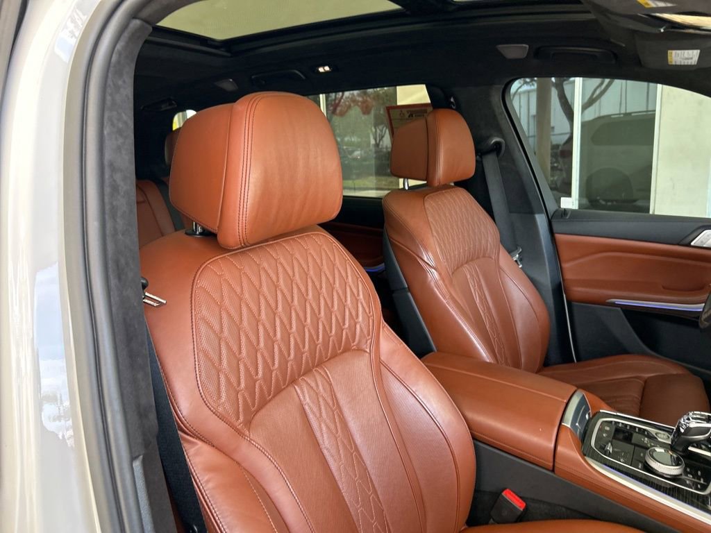 Used 2022 BMW X7 M50i image 20