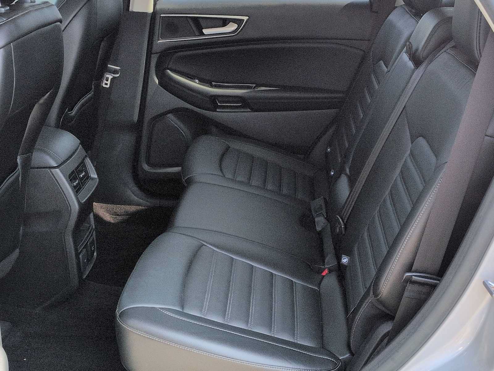 Used 2015 Ford Edge SEL w/ Equipment Group 201A FWD image 20